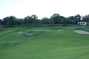 Casa De Campo (Dye Fore) Chavon 9th Approach